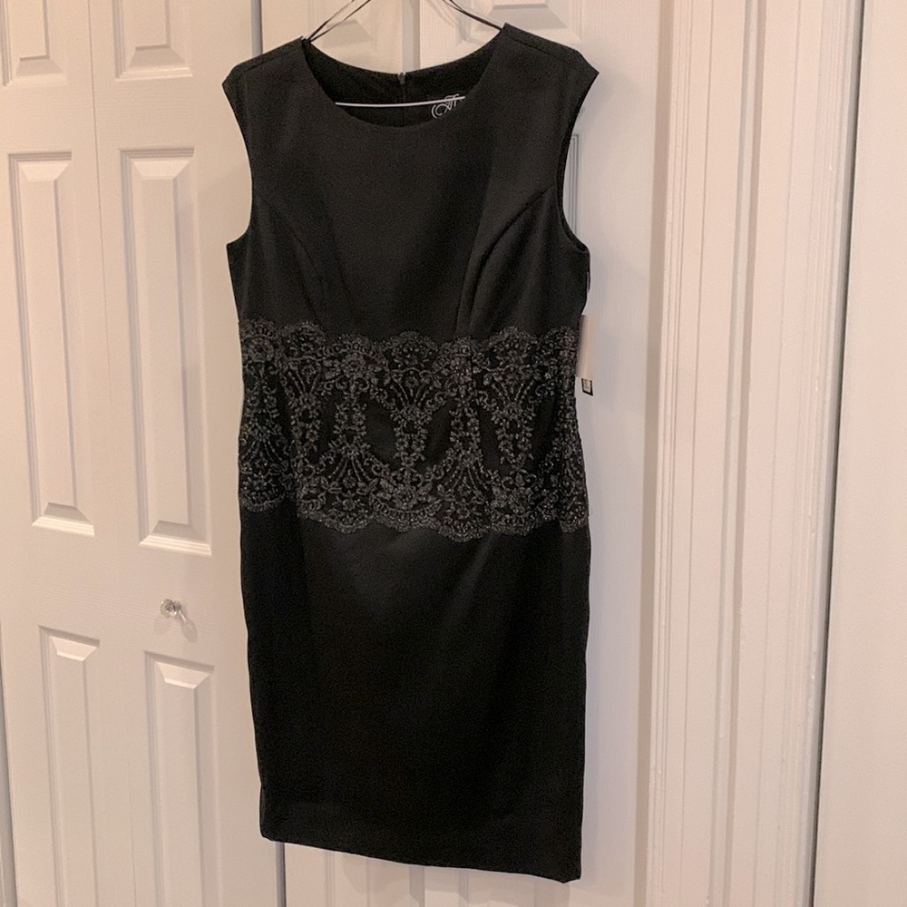 ALEX  Evenings sleeveless boat neck dress with elegant sequin bodice size 16 BLK